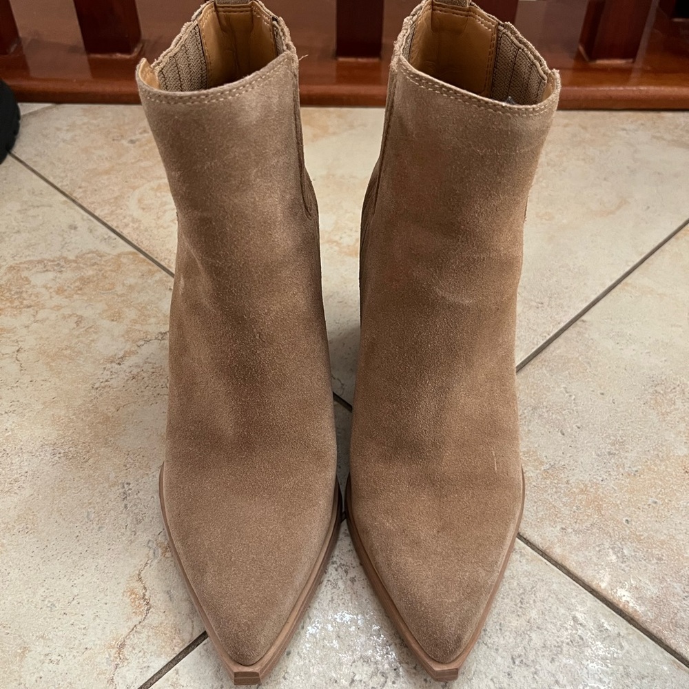 Marc Fisher heel boots